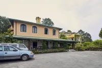 Sterling Park Kalimpong - parking