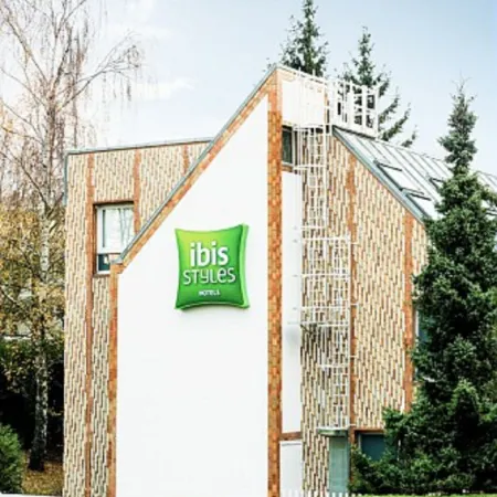 Ibis Styles Paris Vélizy Отели в г. Велизи-Вилакубле