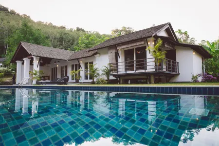 Koyao Bay Pavilions - Beach Resort and Pool Villas