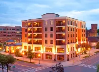 Hampton Inn & Suites Saratoga Springs Downtown - parking