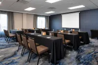 Fairfield Inn & Suites Charleston Hotels in South Charleston