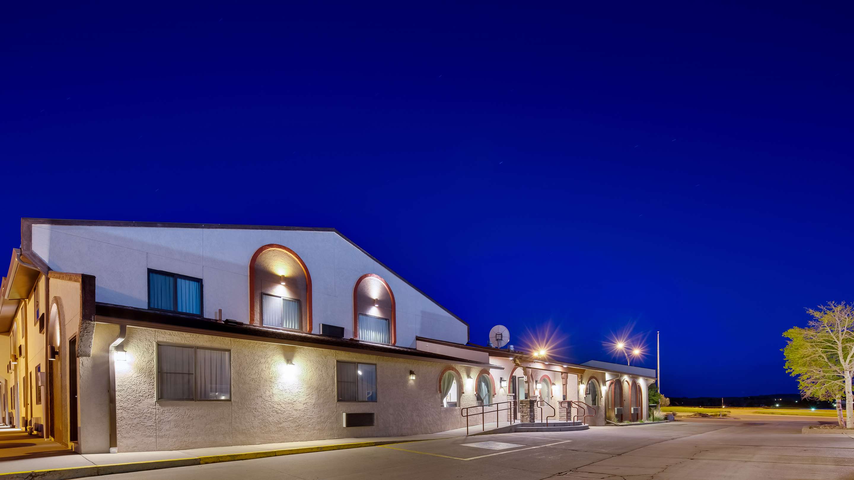 Best Western West Hills Inn