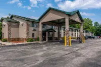 Quality Inn & Suites Marinette Hotels in Marinette