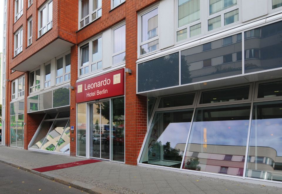 1. 레오나르도 호텔..