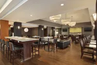 Hilton Vancouver Airport - พร้อมอาหารเช้า