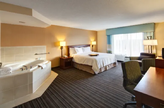 Hampton Inn & Suites by Hilton Toronto Airport