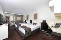 Comfort Suites Macaé Hotels near Carvalho Educational Center