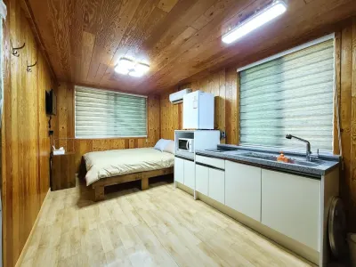Wonju Genie's Camp Pension