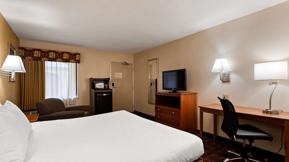 SureStay Hotel by Best Western East Brunswick