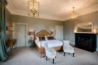 Saltmarshe Hall Hotels near Godnow Bridge