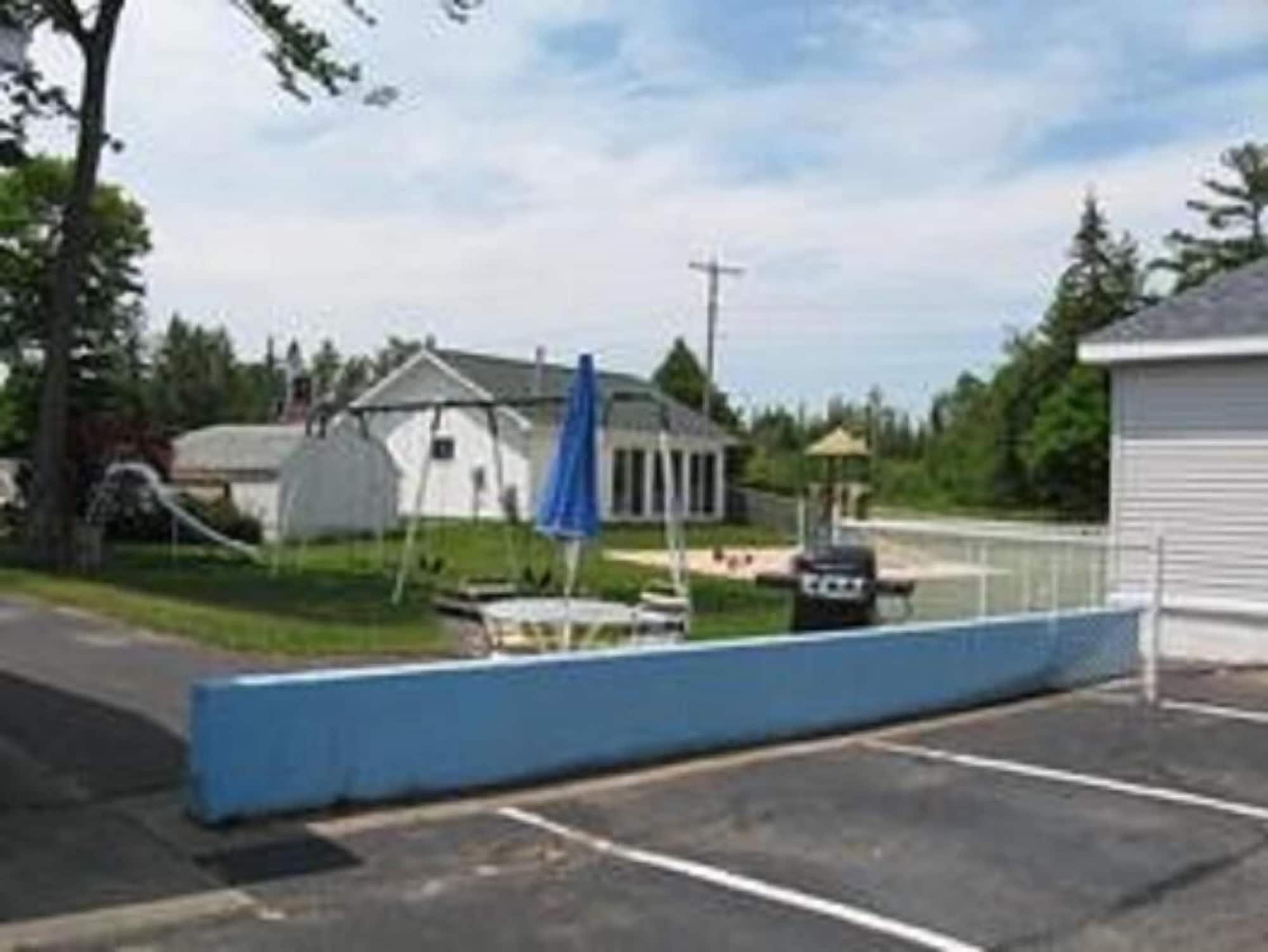 Mackinaw Budget Inn