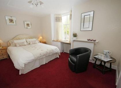 Elphinstone Hotel