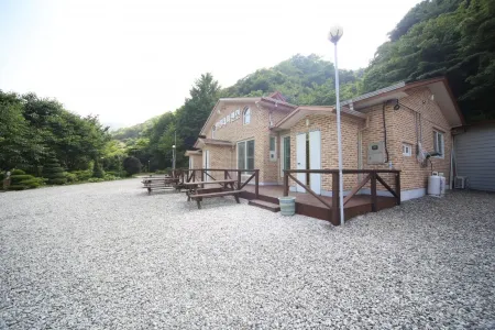 Jinan Cheonsang Demi Pension Отели в г. Чинан