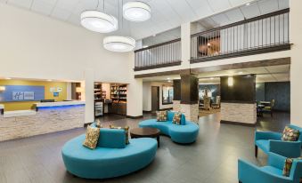 Holiday Inn Express & Suites Bentonville