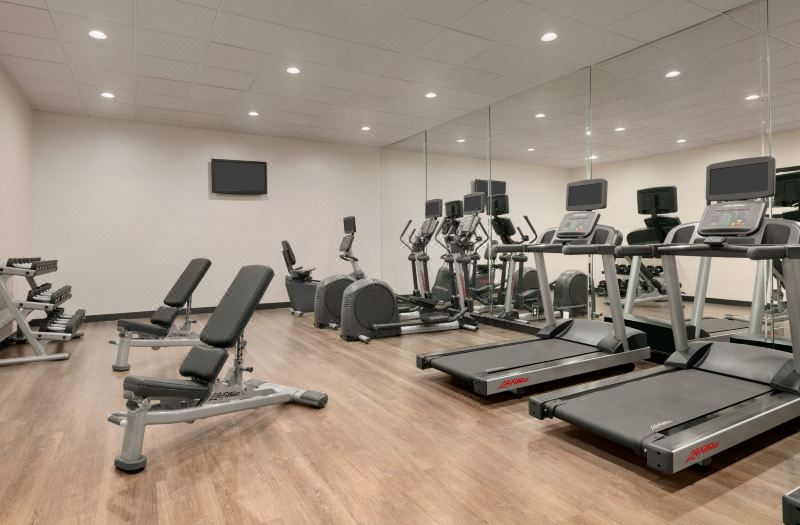 Holiday Inn Express & Suites Norfolk Airport by IHG photo 5