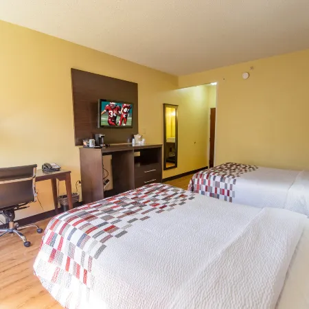 Red Roof Inn & Suites Indianapolis Airport
