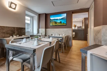 Rome Art Hotel - Gruppo Trevi Hotels Отели рядом с достопримечательностью «Центральный институт графики»