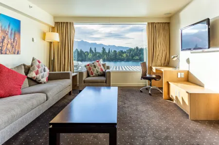 Crowne Plaza Queenstown Отели рядом с достопримечательностью «Skyline Luge Queenstown»