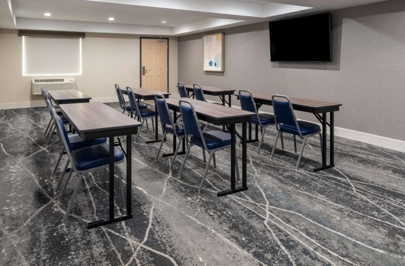 Ramada by Wyndham Modesto Yosemite Area photo 4