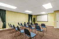 Days Inn by Wyndham Troy Hotels in Troy