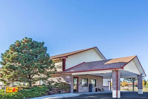 Greeley Valley Lodge - Parkplatz