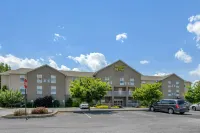 MainStay Suites Grantville - Hershey North Hotels near Hollywood Casino at Penn National Race Course
