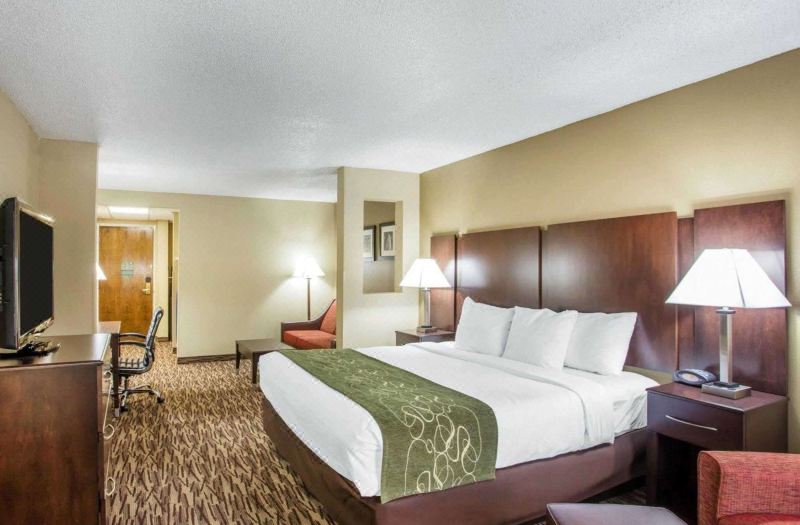 Comfort Suites