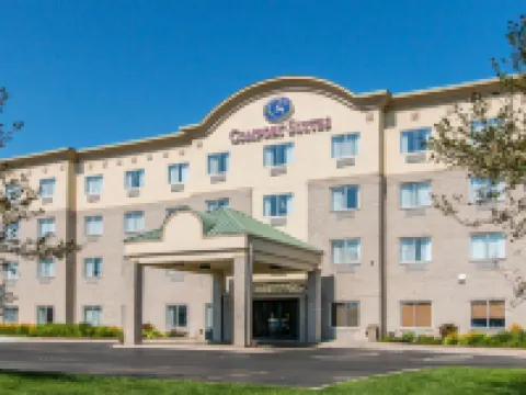 Comfort Suites Hotels in Wixom