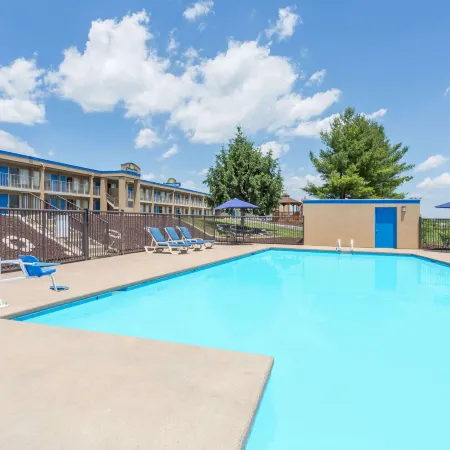 Days Inn by Wyndham Staunton