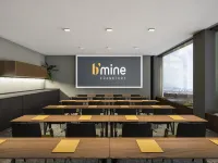 b'mine Frankfurt Airport, WorldHotels Crafted Hotels near Melody Karaoke Bar