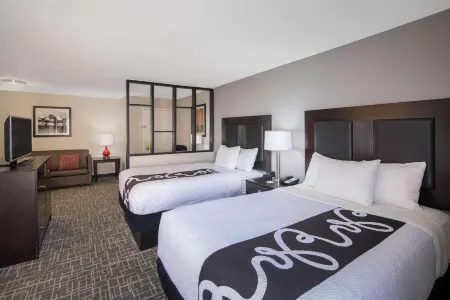 La Quinta Inn & Suites by Wyndham Atlanta Airport South