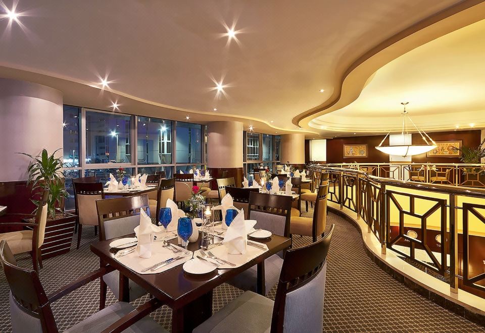 3. 알 만젤 호텔 ..