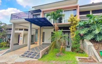 3 Bedroom at Villa Kusuma Pinus M3 by N2K Hotels in 