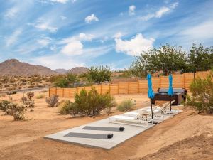 Chicory by AvantStay Modern Desert Retreat w Hot Tub