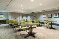 Holiday Inn Express & Suites COLUMBUS AIRPORT EAST by IHG