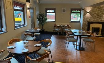 Smithton Hotel - Housity