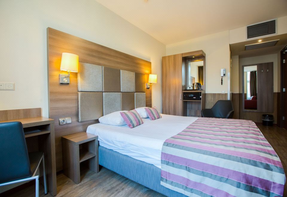 Cordial Hotel Dam Square Over view