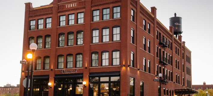 The Charmant Hotel Hotele w: La Crosse