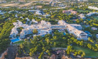 Pine Cliffs Hotel, a Luxury Collection Resort, Algarve