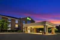 Holiday Inn Express & Suites Warrenton