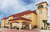 La Quinta Inn & Suites by Wyndham Raymondville