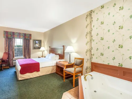 Ramada by Wyndham Sparta/At Speedway - 2-Star