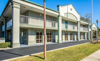 Quality Inn & Suites Near Panama City Beach