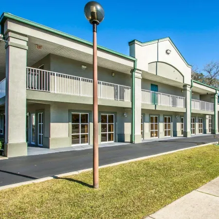 Quality Inn & Suites Near Panama City Beach