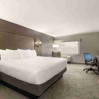 Radisson Hotel McAllen Airport Rooms