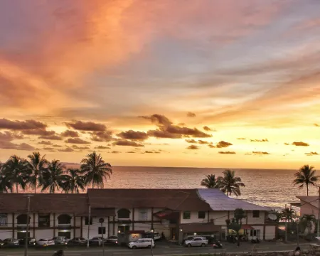77 Sunset Plaza Hotels in Cisolok