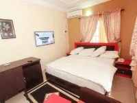Carleton Hotel & Suites Hotels near Elegushi Beach