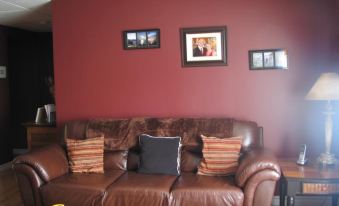 Right Off Da Boat B&B - Housity