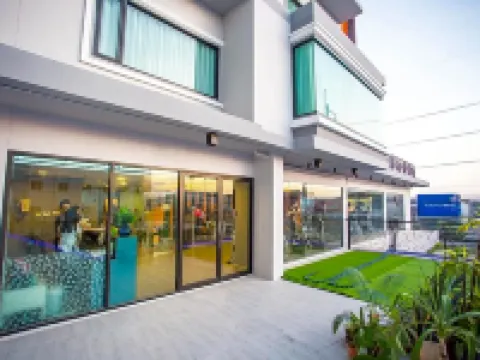 โรงแรม เดอะ ชีวิน แอนด์ คอนเวนชั่น โรงแรมในอำเภอ ชุมแพ