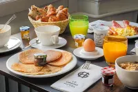 Le Grand Hotel - breakfast